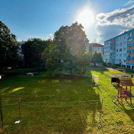 Industrial Apartment I 24Hr Self Check-In I Free Parking & Coffee Banska Bystrica Exterior photo