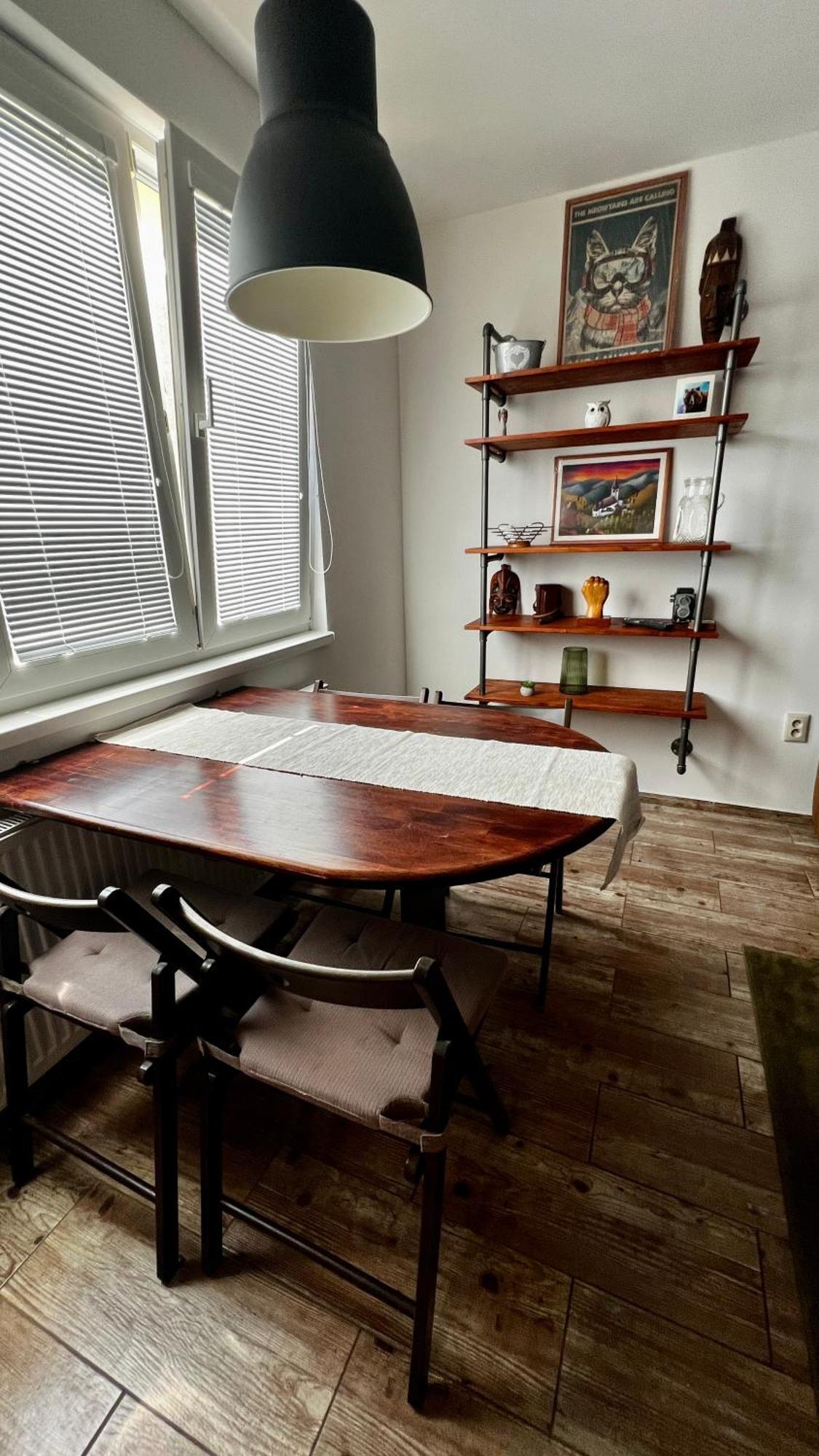Industrial Apartment I 24Hr Self Check-In I Free Parking & Coffee Banska Bystrica Exterior photo