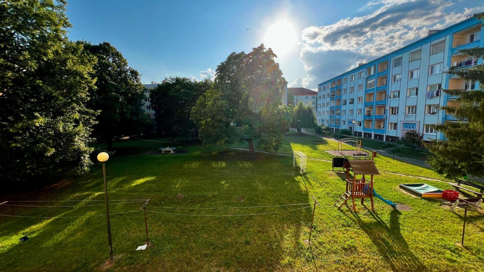 Industrial Apartment I 24Hr Self Check-In I Free Parking & Coffee Banska Bystrica Exterior photo